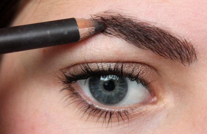 Mnoge žene ovo rade pogrešno: Kako da pravilno iscrtate obrve