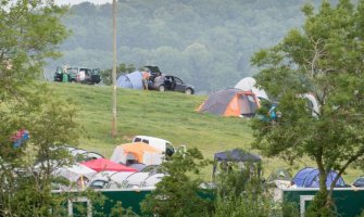 Seljaci u šoku: Dva dana trpjeli seks festival! (VIDEO)