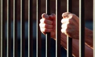 Pet maloljetnika u zatvoru, ostalima društveno koristan rad