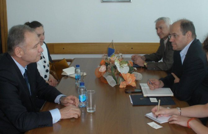 Sporazumom o privremenom zapošljavanju između BiH i CG do smanjenja rada na crno