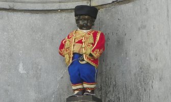 Maneken Pis u crnogorskoj narodnoj nošnji