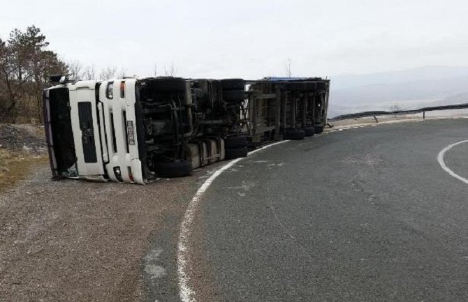 Uspostavljen saobraćaj na putu Podgorica-Bar 