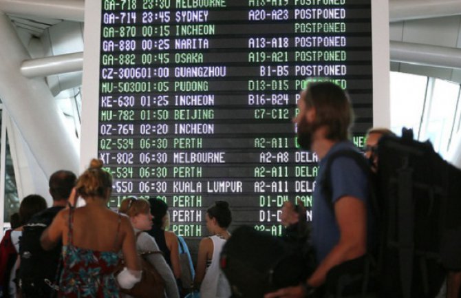Erupcija vulkana, zatvoreno  pet aerodroma