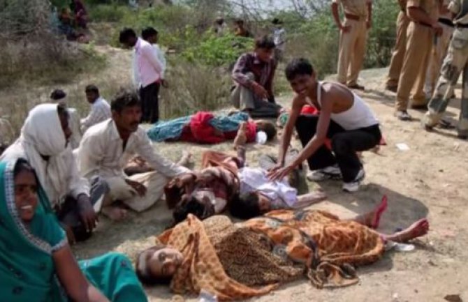 Najmanje 22 osobe poginule u Bangladešu