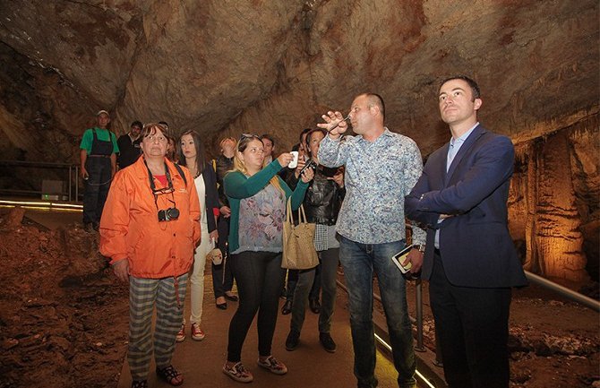 Novinari obišli Lipsku pećinu