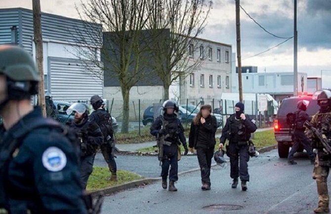 Francuska: Policija oslobodila taoce