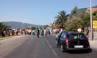 Bivši radnici Brodogradilišta blokirali saobraćaj 