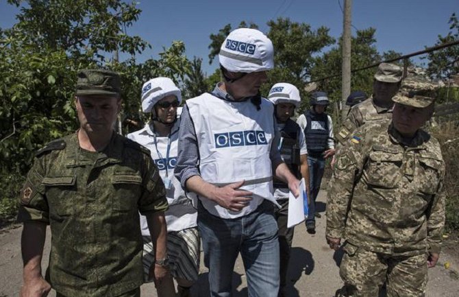 OEBS: Prijete nam oružjem u Ukrajini