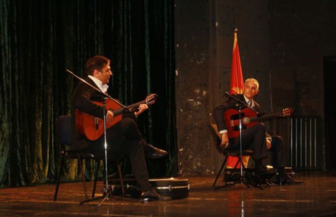 Proslavljen Dan državnosti u Prištini