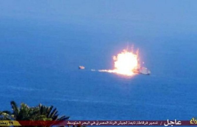  Raketni napad na egipatski patrolni brod u Mediteranu (VIDEO)