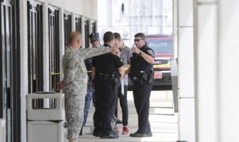 Poginule tri osobe u pucnjavi u zgradi mornarice u Tenesiju