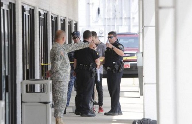 Poginule tri osobe u pucnjavi u zgradi mornarice u Tenesiju