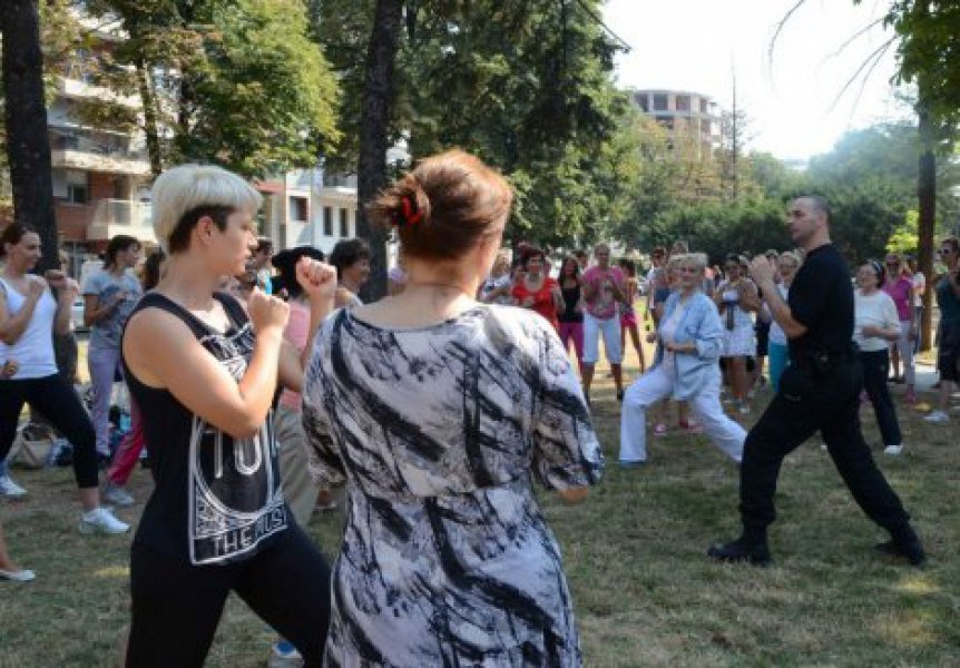 642772samoodbranazazene01fotovladasrbijeff