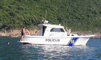 Pokrenuta istraga: Ko je napravio žurku na policijskom brodu