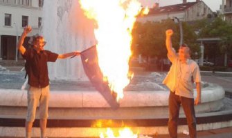 MUP pozvao na razgovor članove Pokreta za neutralnost zbog paljenja NATO zastava