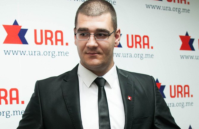 Ko će da odgovara što su radnici nikšićkih preduzeća dovedeni do prosjačkog štapa?