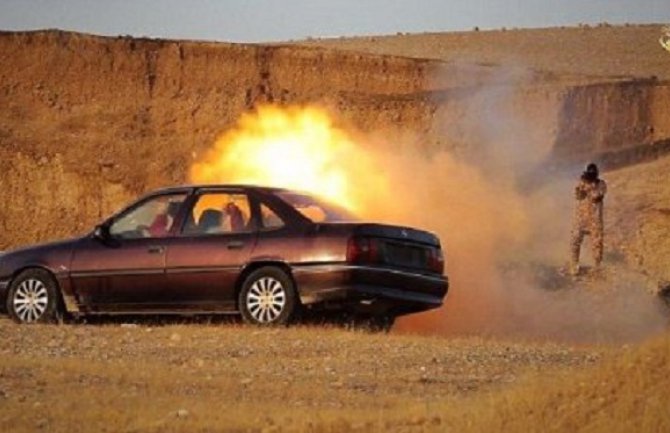 Dvojicu džihadista raznijela sopstvena bomba