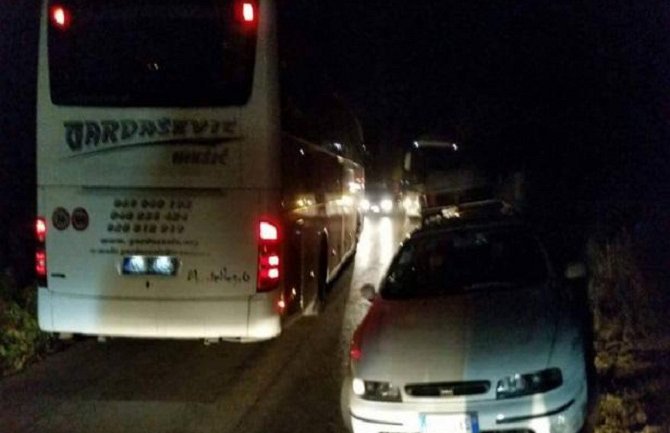 Bar: Blokada puta, svakodnevno kolone od više stotina vozila