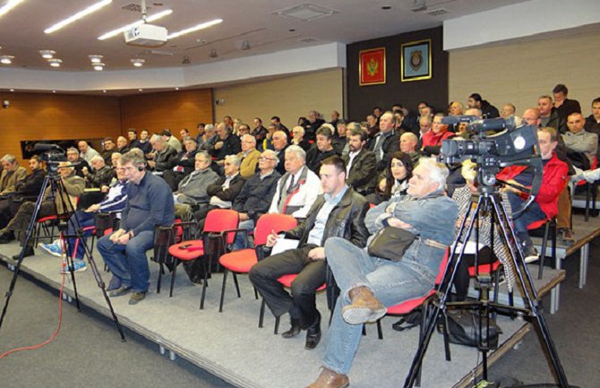 Naše ognjište: Spriječena otimačina, čestitamo!