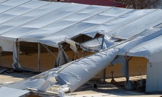 Pao šator na proslavi, dvije osobe poginule