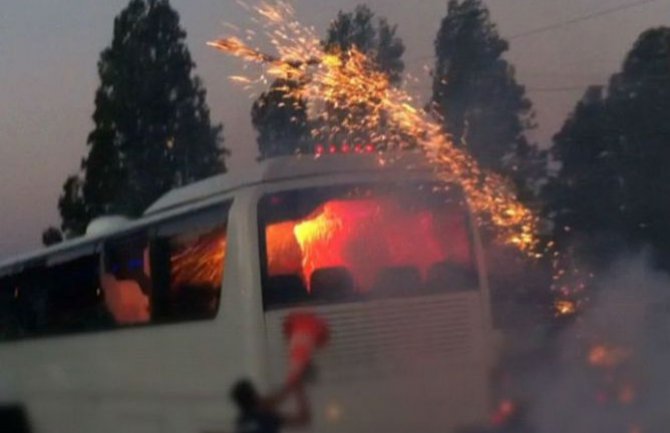 Zapalio se autobus sa turistima iz Srbije, nema povrijeđenih