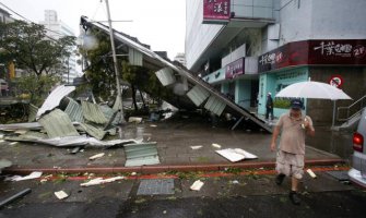 Tajvan: U naletu tajfuna poginulo najmanje četvoro ljudi