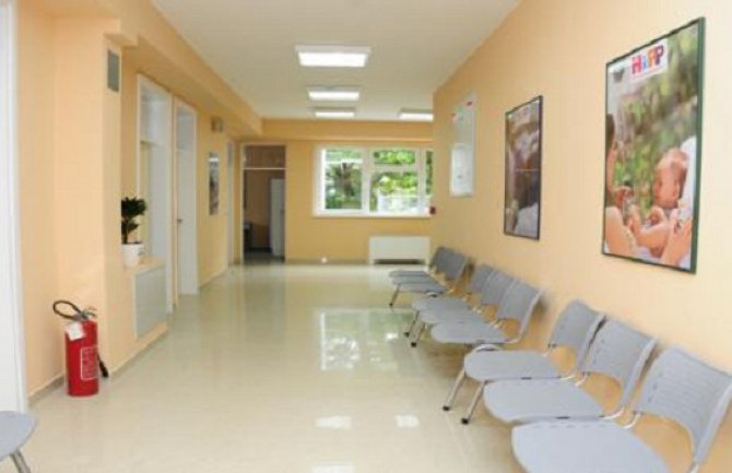 Izabranim ljekarima u Domovima zdravlja skresali plate za 150 eura