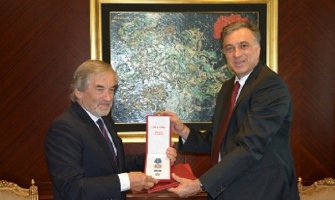 Vujanović odlikovao Gaspariča  zbog njegovog važnog diplomatskog angažmana u CG