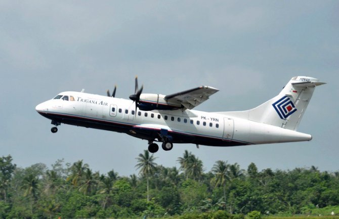 Avion udario u planinu, nema preživjelih