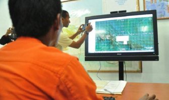 Indonezija: Timovi za spašavanje iz vazduha uočili olupinu srušenog aviona