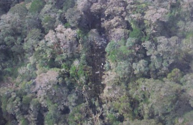 Spasioci ne mogu do olupine aviona