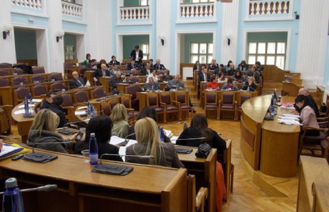 Opozicija na Cetinju: Tužite nas, biće nam zadovoljstvo