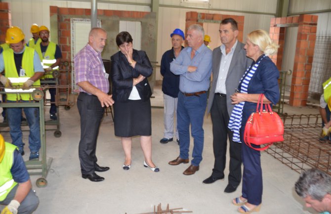 Bijelo Polje: Kovačević i Jelić obišle radnike u Akademiji Azmont 