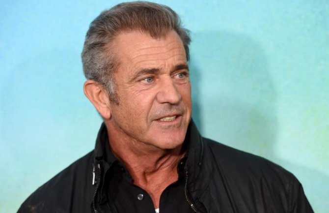 Mel Gibson pod istragom zbog napada na fotoreporterku