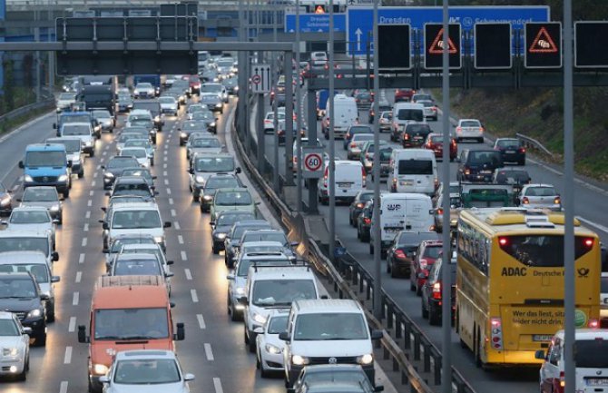 Na auto putu 83-godišnjak vozio u kontra smjeru čitavih 20 minuta