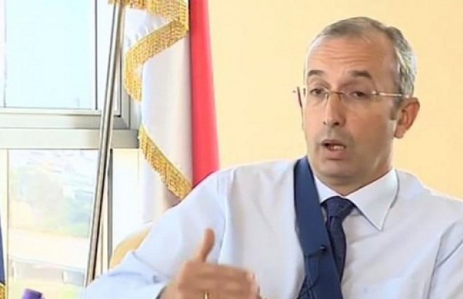 Davenport : Impresioniran sam odnosom Srbije i izbjeglica