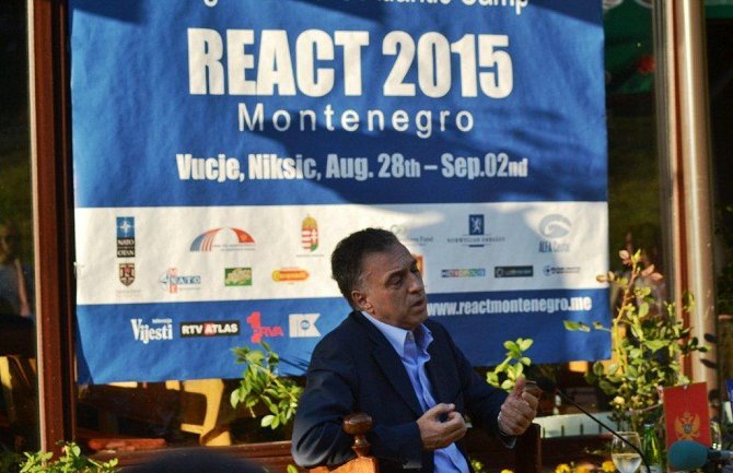 Interes NATO-a je da nas primi, novi Kardif bi CG nanio veliku štetu