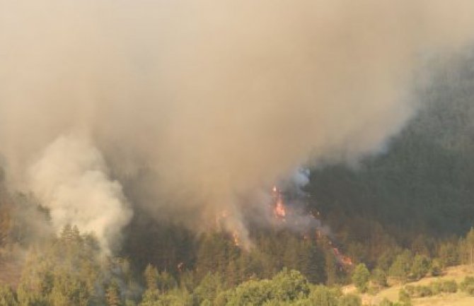 Proširio se požar kod manastira Studenica