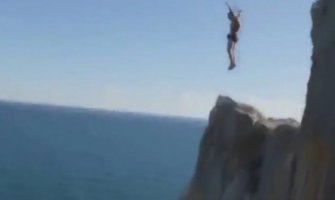 Fatalan skok sa litice od 53 metara (VIDEO)