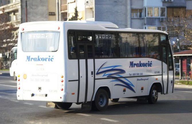 Prevoznici iz Danilograda putnike iskrcavaju kod cetinjskih semafora