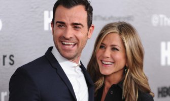  Razvodi se Dženifer Aniston poslije samo 20 dana braka!