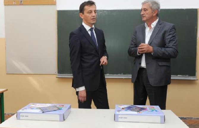  Podizanje kvaliteta obrazovanja u CG zajednički projekat 