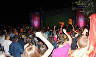 Na Gradskom trgu u Rožajama organizovano gledanje duela sa Moldavijom