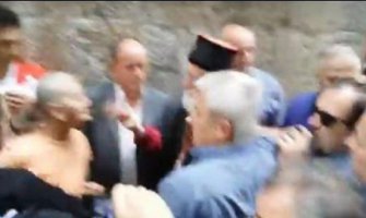 Žao mi je ako sam udario staricu, probijali smo se kroz rulju