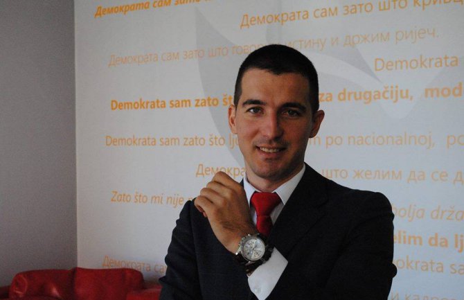 Bečić: Ne nasijedajte na podjele