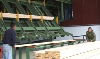 Prestanite s obmanama, dajte nam plate!