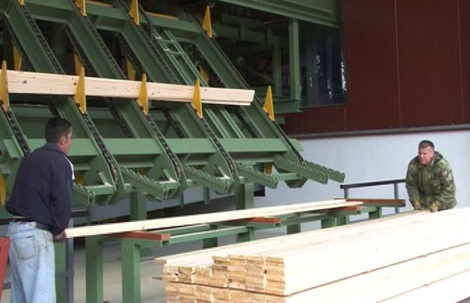 Prestanite s obmanama, dajte nam plate!