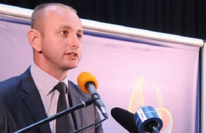 Knežević: Protesti jedini demokratski način izlaska iz besmisla