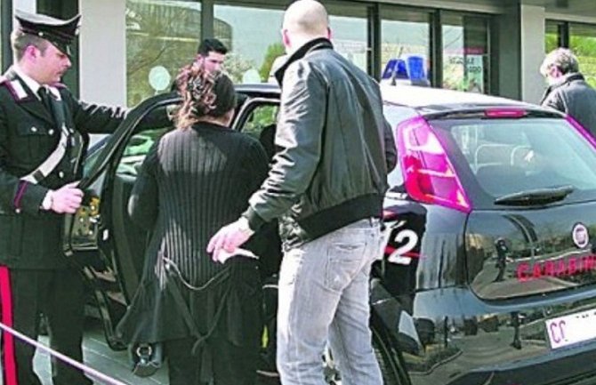 Italija: Državljanka Srbije pred ćerkom(10) izbola supruga nožem