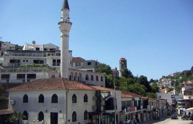 Islamska zajednica: Hadžije sjutra kreću na hodočašće